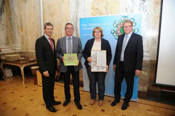 Verleichung des Umweltzeichens im Festsaal der Schule