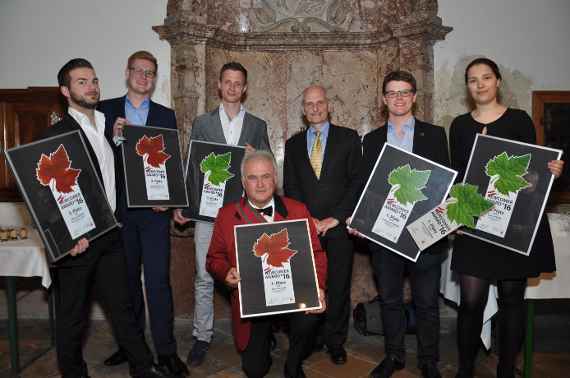 Die Gewinner des Newcomer Awards bei der Übergabe der Auszeichnungen