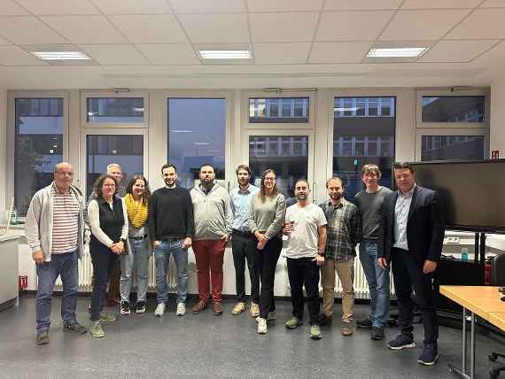 Michael Doberer gemeinsam mit Kolleg:innen vom Weincampus Neustadt