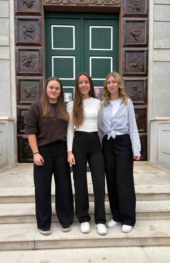 Schülervertretung 25/26; Helene Weixelbaum, Laura Renner, Hannah Griesbacher