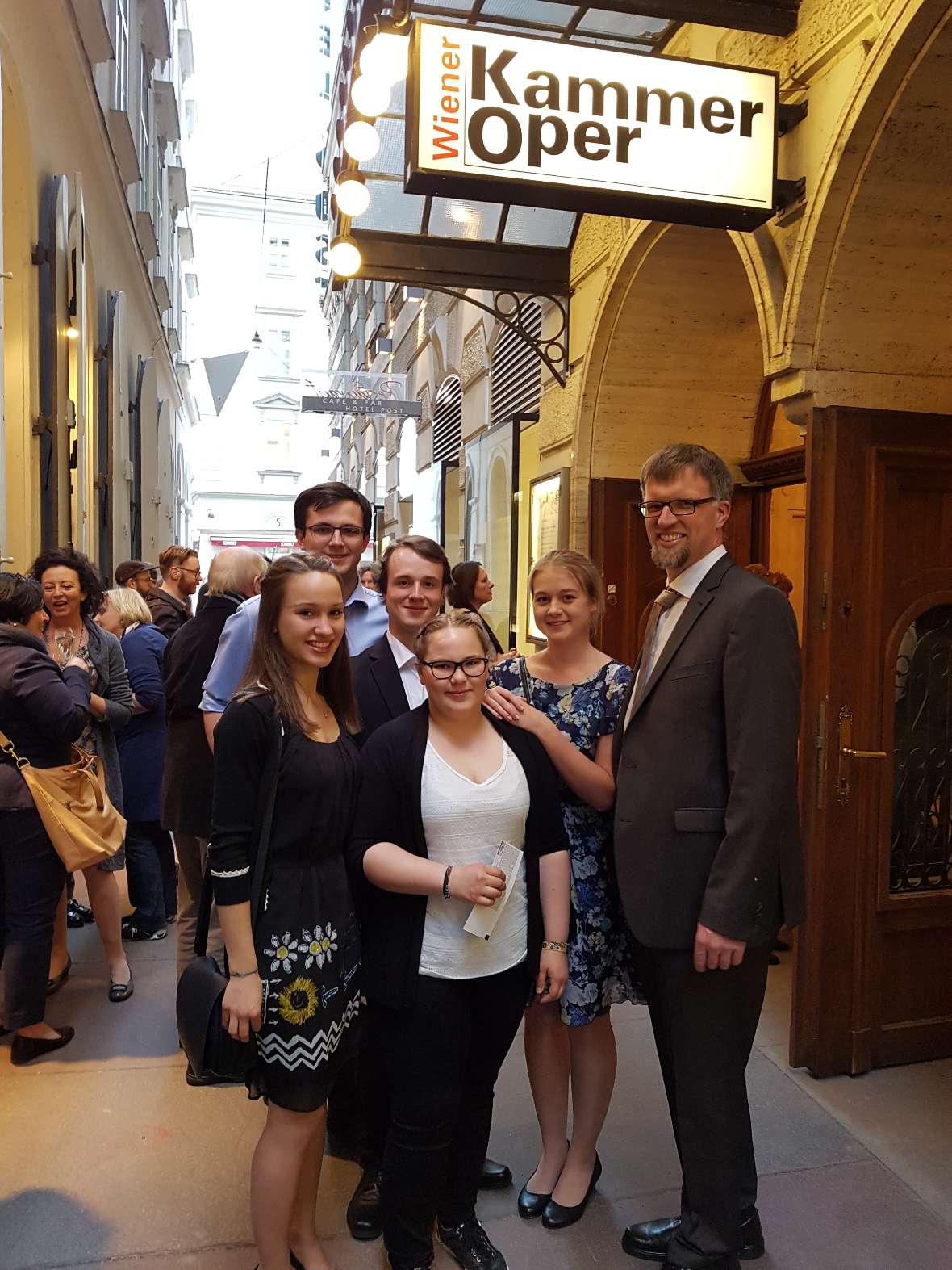 Besuch der Kammeroper Wien, Schülerinnen und Kollege Eschberger