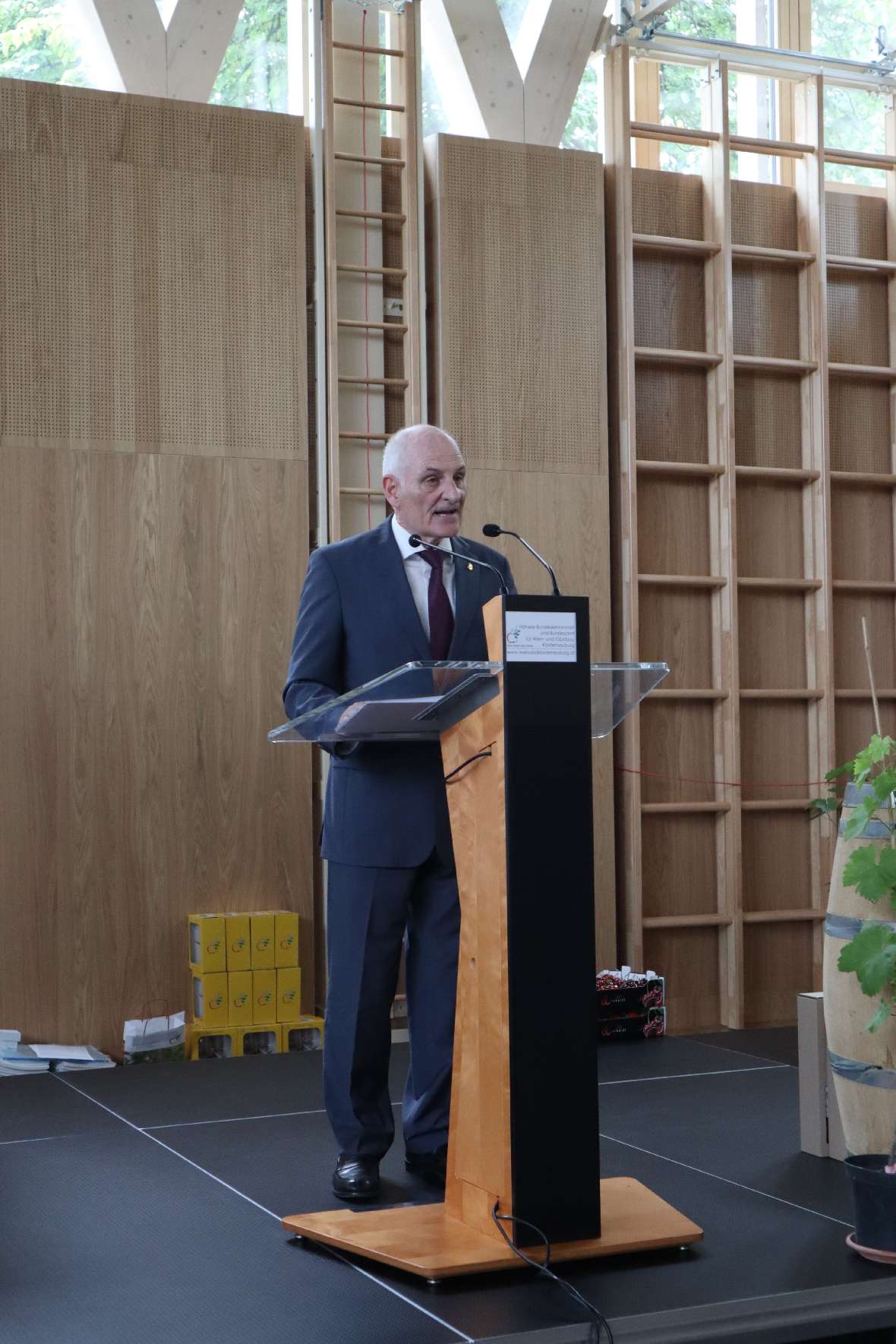 Direktor Dr. Reinhard Eder