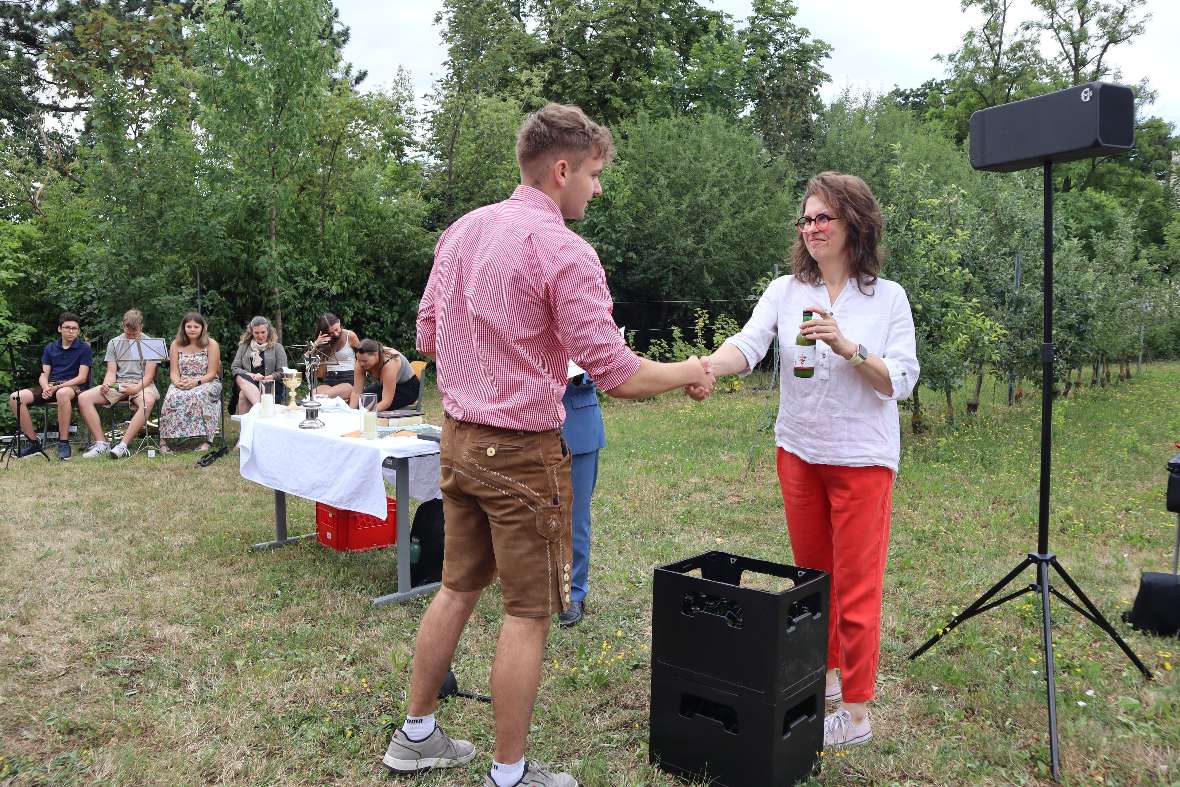 Klassenvorständin Mariola Stacher und Georg Fellner